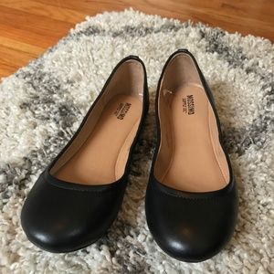 Size 7 Black Leather Flats